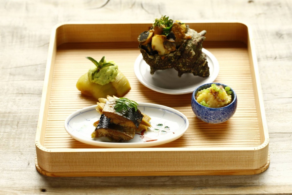 里山十帖・初夏の料理　六品目「八寸・海と里の蜜月」