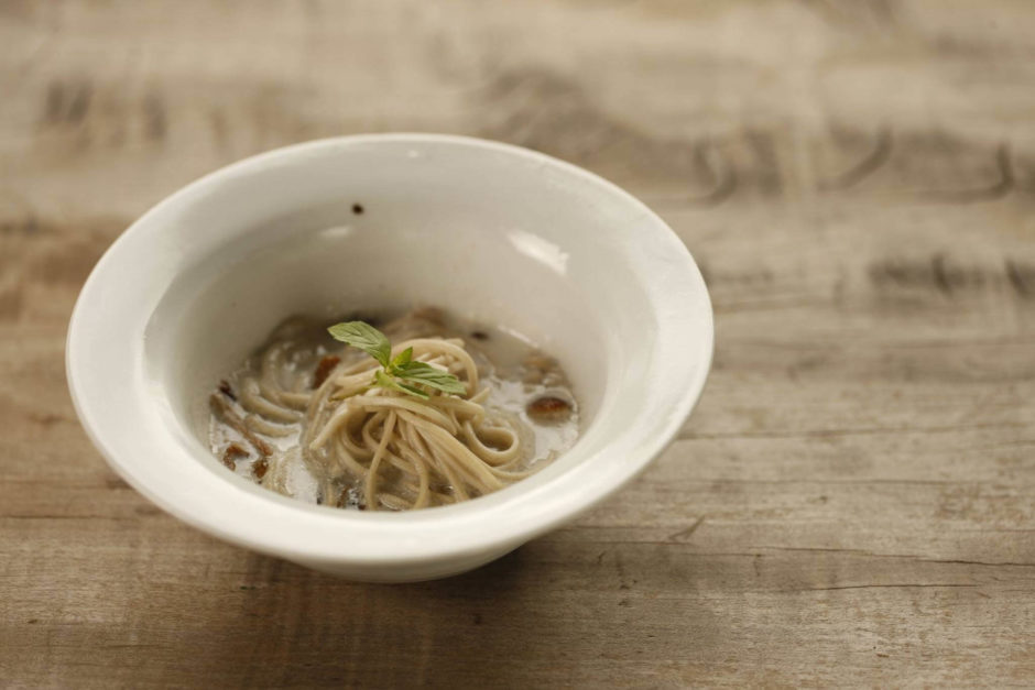 夏から秋、里山十帖のメイン料理は「なす」