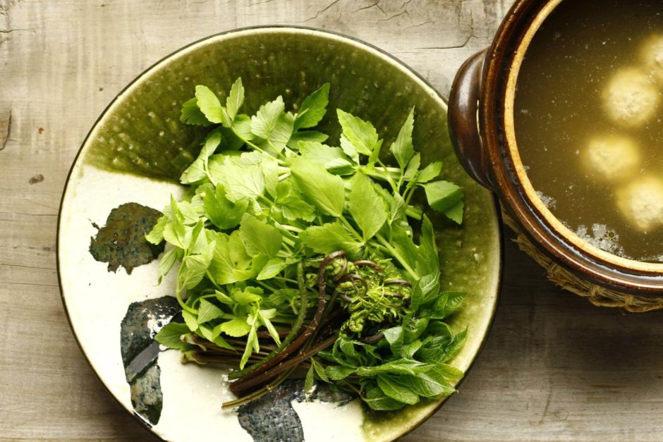里山十帖・初夏の料理　八品目「名残の山菜鍋」